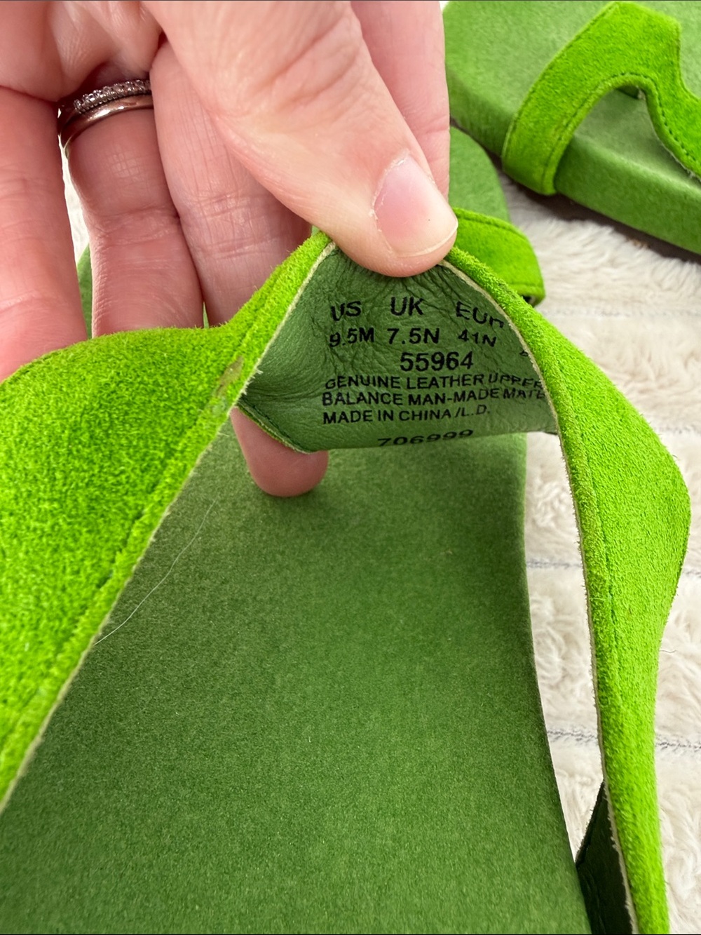 Hush Puppies Green Suede Thong Sandals size 9.5M - Picture 7 of 10